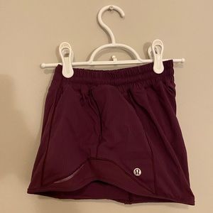 Lululemon hotty hot shorts 2.5 inch